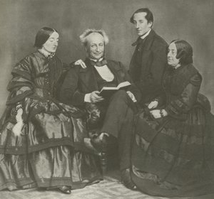 ビクトリア朝の家族グループ、1857 作： English Photographer