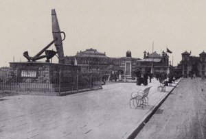 ビクトリーの錨と桟橋（モノクロ写真 作： English Photographer