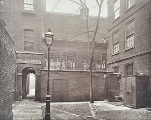 1879年のバーナーズインのビュー 作： English Photographer