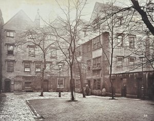 1879年ロンドンのバーナーズインのビュー 作： English Photographer