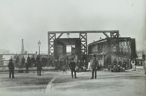 ウーリッジフェリーの眺め、1889 作： English Photographer