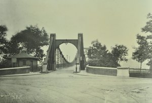 古いランベス橋の眺め、1897 作： English Photographer