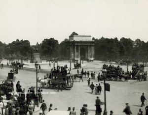 ウェリントンアーチ、グリーンパーク 作： English Photographer
