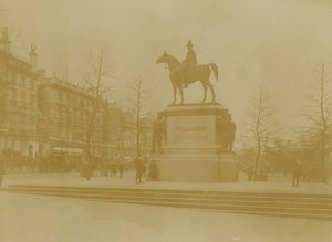 ロンドンハイドパークのウェリントン像 作： English Photographer