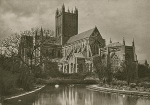 スワンプールからのウェルズ大聖堂 作： English Photographer