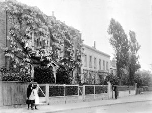 Westwood Cottage Enfield, c.1890 (bw/photo) 作： English Photographer