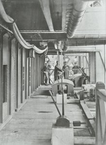 ウールウィッチフェリー：北ポンツーン水力レバープラットフォーム、1896 作： English Photographer