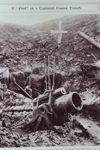 捕獲された敵の塹壕での発見、1914-18 作： English School