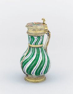 エリザベス1世の銀の金箔に取り付けられたイズニックの水差し、1586年 作： English School