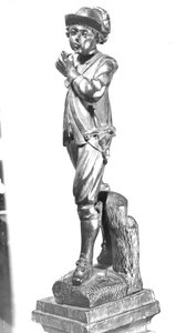 ファイフを弾く少年、1638年（木彫り） 作： English School