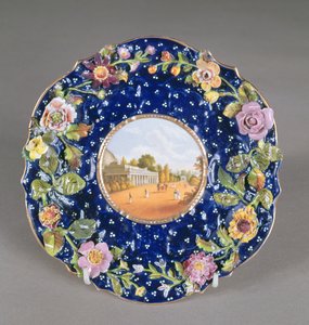 ちりばめられた花があり、チェッテナム、1820年にモンペリエポンプ室の景色を望むチェンバレンウスタープレート（セラミック） 作： English School