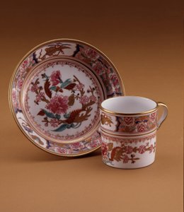 中国風のコーヒーカップとソーサー、スポード、スタフォードシャー、1800年頃（磁器）