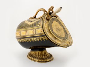 Henry Loveridge＆Co.による石炭スカットル、1880〜1927年頃（金属） 作： English School