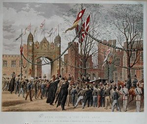 イートン校とボーイズ・アーチ。1863年3月9日、デンマークのアレクサンドラ王女(1844-1925)の訪問(彩色彫刻) 作： English School