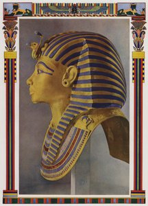 1922年にハワード・カーターによってファラオの墓から発見されたツタンカーメンのミイラから出土した金の肖像マスク（カラーリトグラフ）