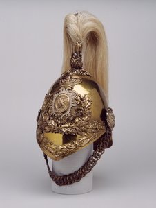 ヘルメット、1855年頃（金色の金属） 作： English School