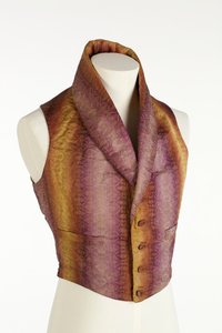 紫、ブロンズ、黄色の色褪せた縦縞が織り込まれたハイカラーのウエストコート、1840年頃（シルク 作： English School