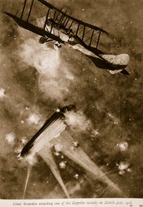 リュート。 1916年、1914年〜19年3月31日、ツェッペリン侵略者の1人を攻撃するブランドン 作： English School