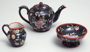 スタフォードシャーのダベンポート（陶器）による中国風のお茶サービスの一部 作： English School