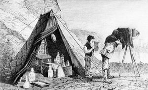 1870年頃の写真乾板の導入前のスタジオ外の写真 作： English School