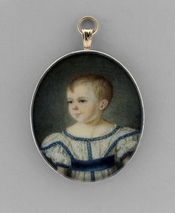 少年の肖像」1820-30年頃（象牙に水彩、金箔、ガラス 作： English School