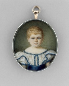 少年の肖像」1820-30年頃（象牙に水彩、金箔、ガラス 作： English School