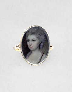 女性の肖像入りリング、1780-90年頃（象牙に水彩 作： English School