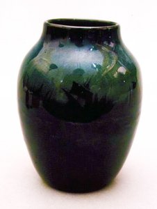 ルックウッド花瓶 1890年頃（陶製 作： English School