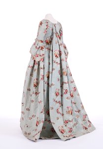 袋のバックドレスの側面図、1760年代（錦織シルク） 作： English School