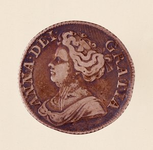 銀製イングリッシュ・グロッシェン、アン・スチュアート女王（英国のアン）の時代（1665-1714）1712年。直径2.5cm ナポリ、ムゼオ・アルケオロジコ