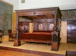 グレートベッドオブウェア、1590年頃（彫刻、象眼、塗装の木材）