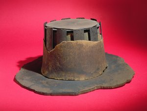 ジョン・ブラッドショー裁判官の帽子、17世紀（革） 作： English School