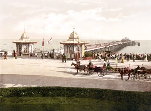 桟橋、ワージング（手彩色写真） 作： English School
