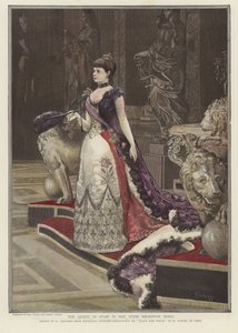 州のレセプションドレスを着たスペインの女王