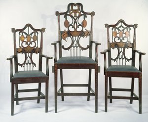 3つのジョージアのフリーメーソンの椅子、c.1790（マホガニー） 作： English School