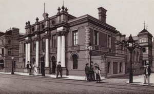カーディフ、タウンホール（リトグラフ 作： English School