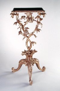 三脚テーブル、1760年頃（ギルトウッド 作： English School