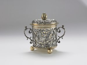 両手カップ、1677年 作： English School
