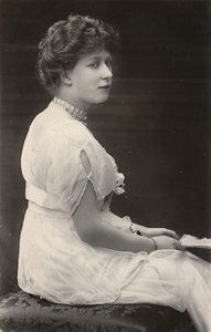 HRHプリンセスメアリー、c1915。 作： Ernest Brooks
