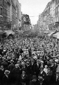 1931年7月14日、パリ、野外で踊る。