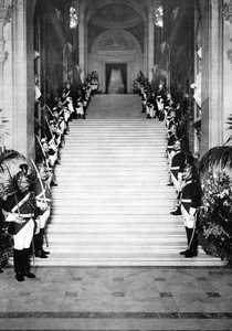 1931年にパリのタウンホールにあるレセプションで共和党の警備員。 作： Ernest Flammarion