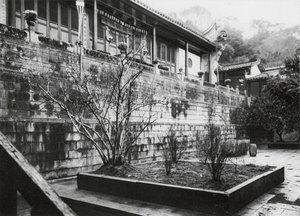 福建省福州市、鼓山、湧津山、福州近郊の鼓山にある湧源寺の祈祷殿（モノクロ写真）