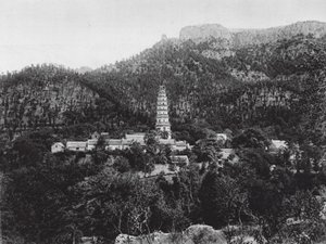 山東、霊巌寺（モノクロ写真）