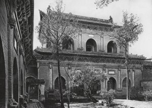 太原府、双塔堤、山西省、巨大なホール（モノクロ写真） 作： Ernst Boerschmann