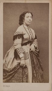 1860年から1865年の間、歌手兼作曲家のポーリーン・ヴィアルドの肖像画（1821～1910年）