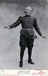 シラノ・ド・ベルジュラック」の衣装を着たコンスタント・コケリン（コケリン・アイネ、1841〜1909年）（モノクロ写真