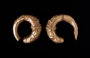 黄金のイヤリング（紀元前450～400年