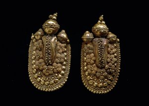 エトルリア美術：金のイヤリング Dim 6 cm フィレンツェのMuseo Archeologico 作： Etruscan Etruscan