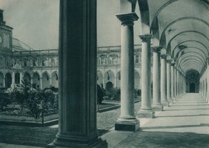 1927年、イタリア、ナポリ近郊のサンマルティーノ修道院の回廊