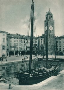 港とトーレアポナーレ、リーヴァデルガルダ、イタリア、1927 作： Eugen Poppel